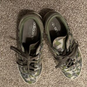 Camouflage adidas women shoes only worn twice
